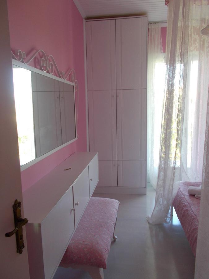 Iris Vila Apolpaina Exterior foto